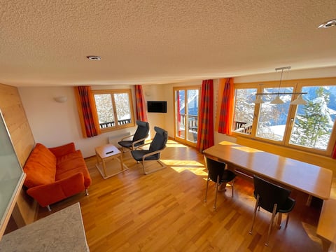 Top Airbnb: 3-room apartment Chalet Ramona, top view in Riederalp