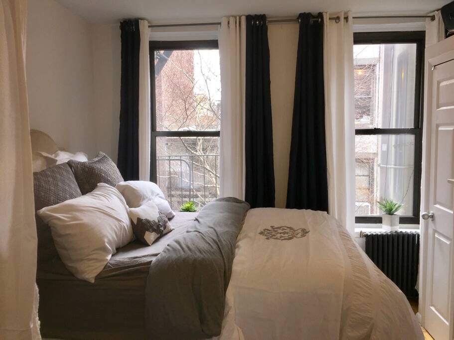 Queen Bed in Bedroom