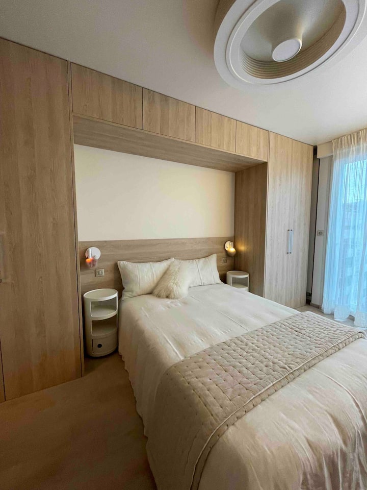 غرفة نوم واحدة: سرير مزدوج (140 × 200)