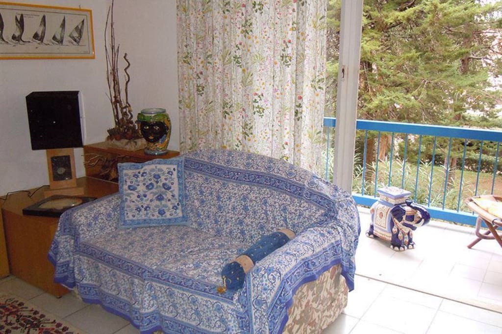 Angolo del vasto salone
Living room
