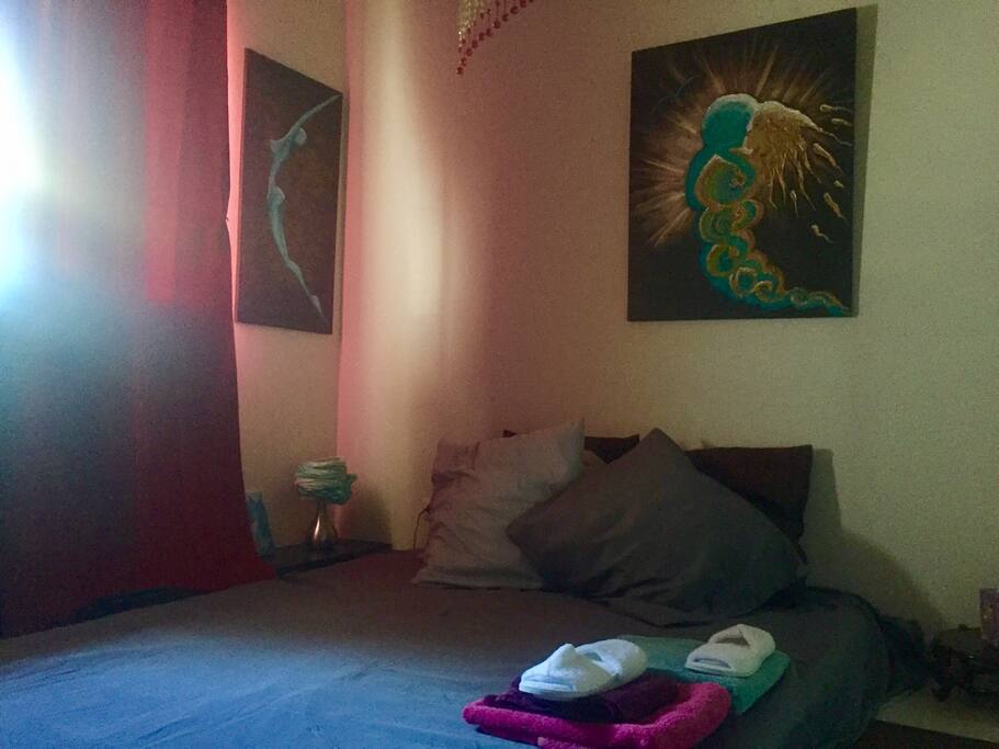 Chambre lit 160 2 personnes draps et serviettes fournies
