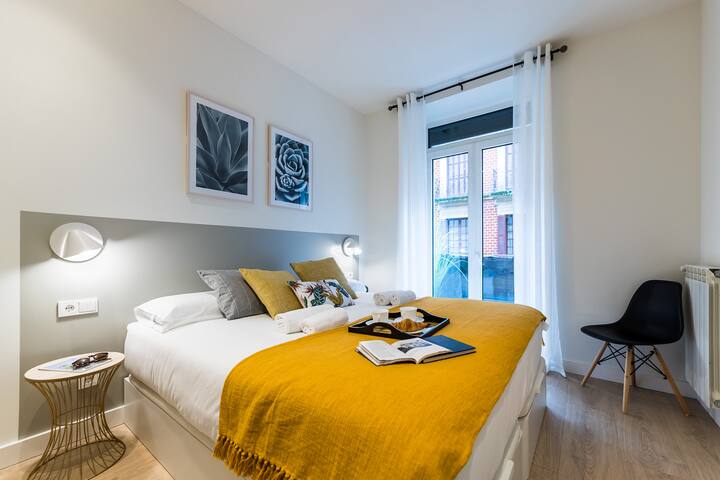 Arrasate Suite: 1 min from La Concha Beach gallery image 3