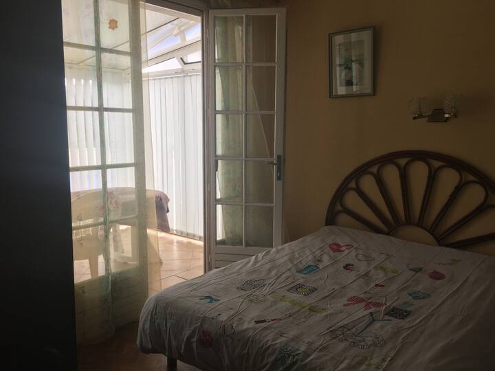 Yataq otağı 2 /veranda girişi 