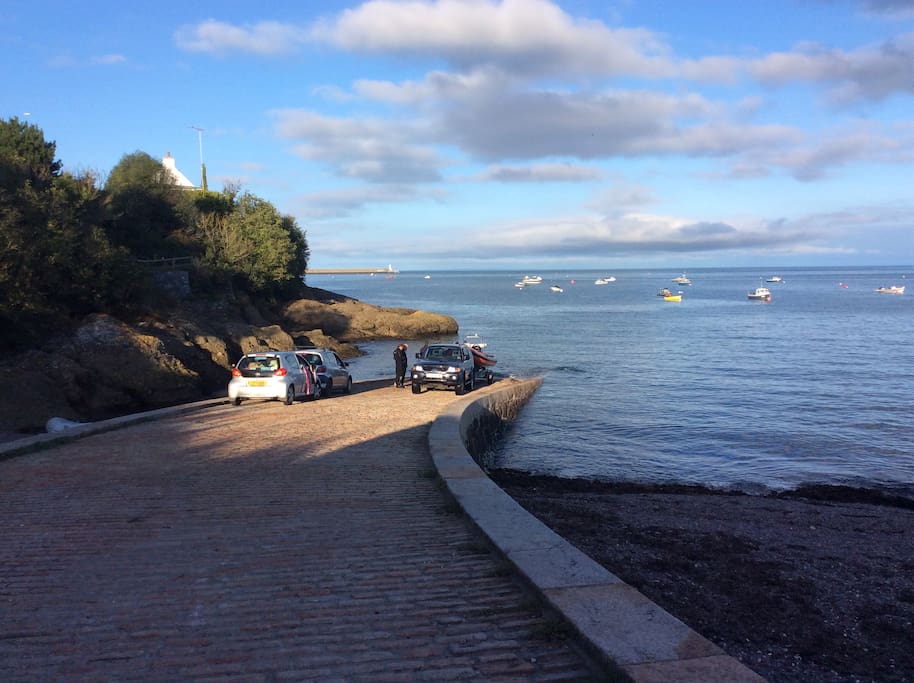 Take the kayaks to the jetty