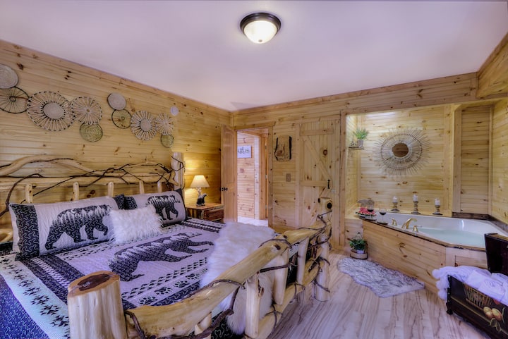 Master bedroom with Jacuzzi and closet