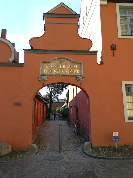 Kloster Hintereingang