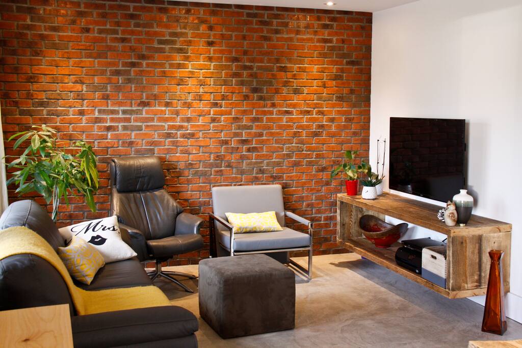 Cozy living room with a deluxe leather couch