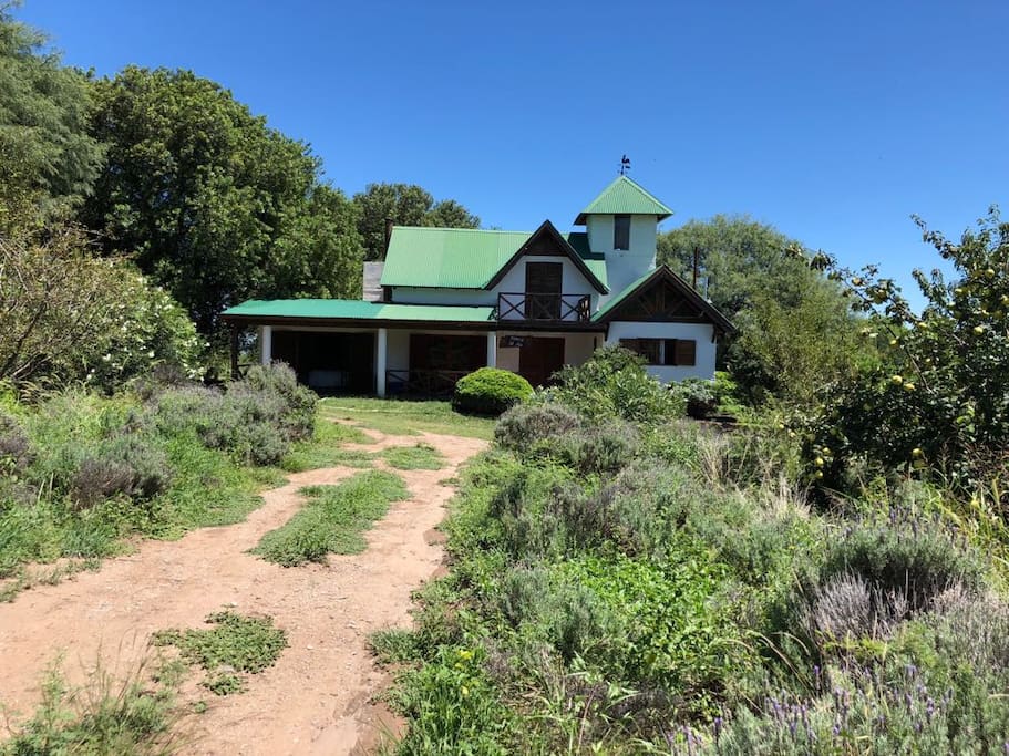 Vista de casa con habitación privada de Finca La Julia