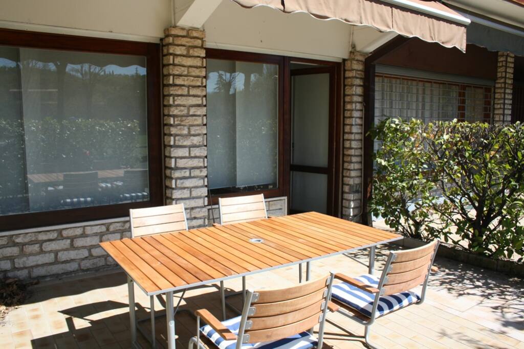 Ingresso della casa (Property entrance)