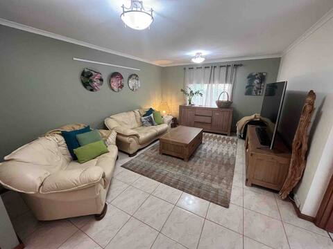 Top performing Airbnb: Barking gecko in Exmouth