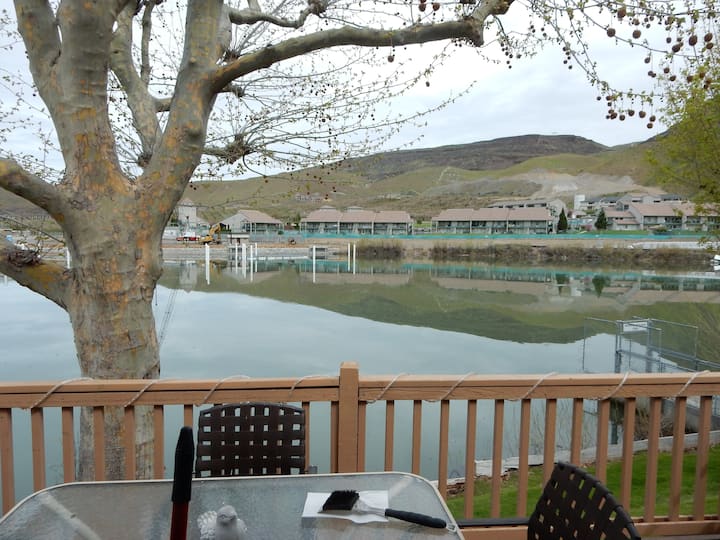 Crescent Bar Riverfront Condo with Pool! Apartments for Rent in