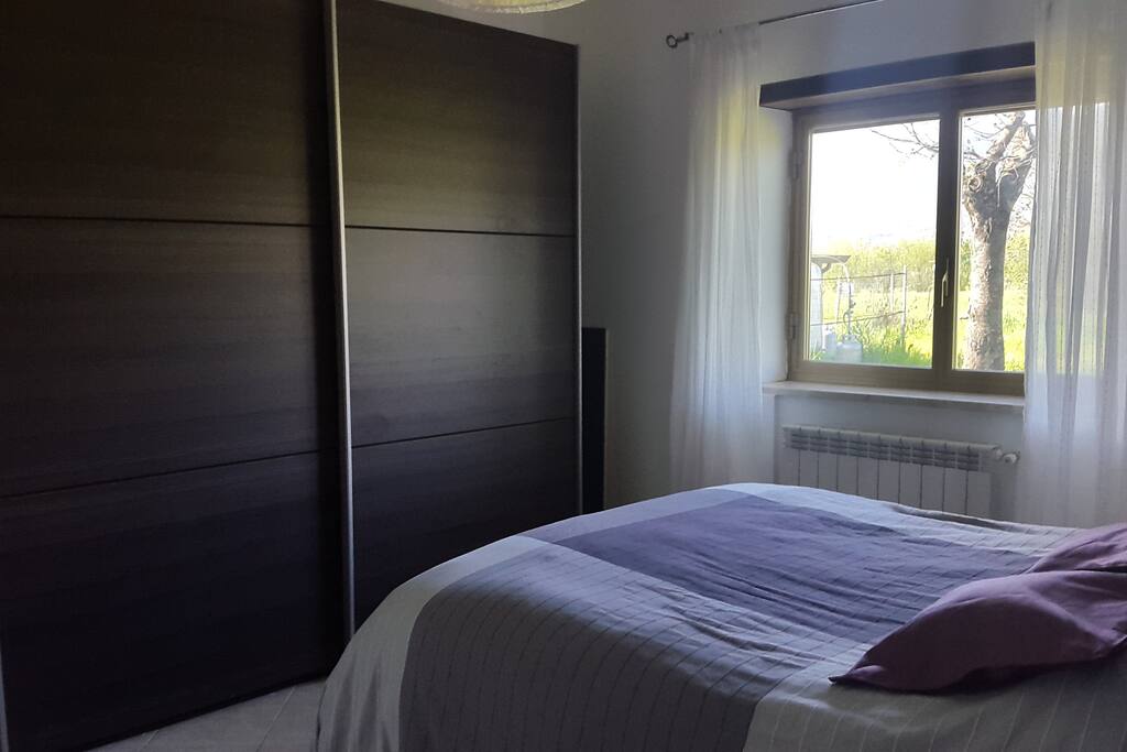 chambre moderne et confortable
