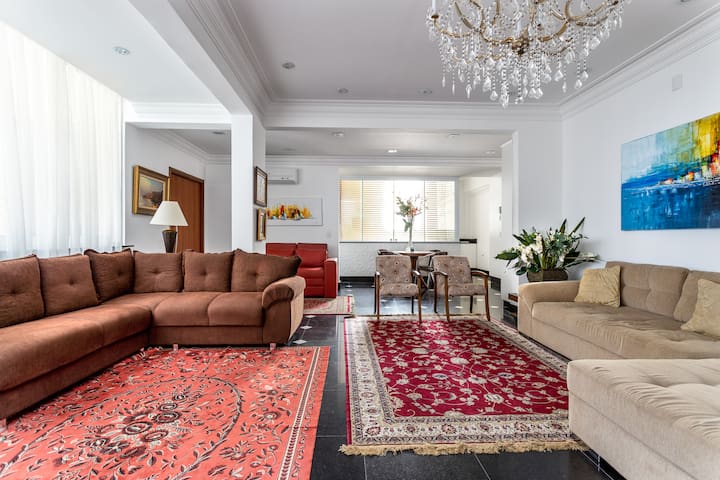 Cinco qtos na Praia de Copacabana gallery image 3