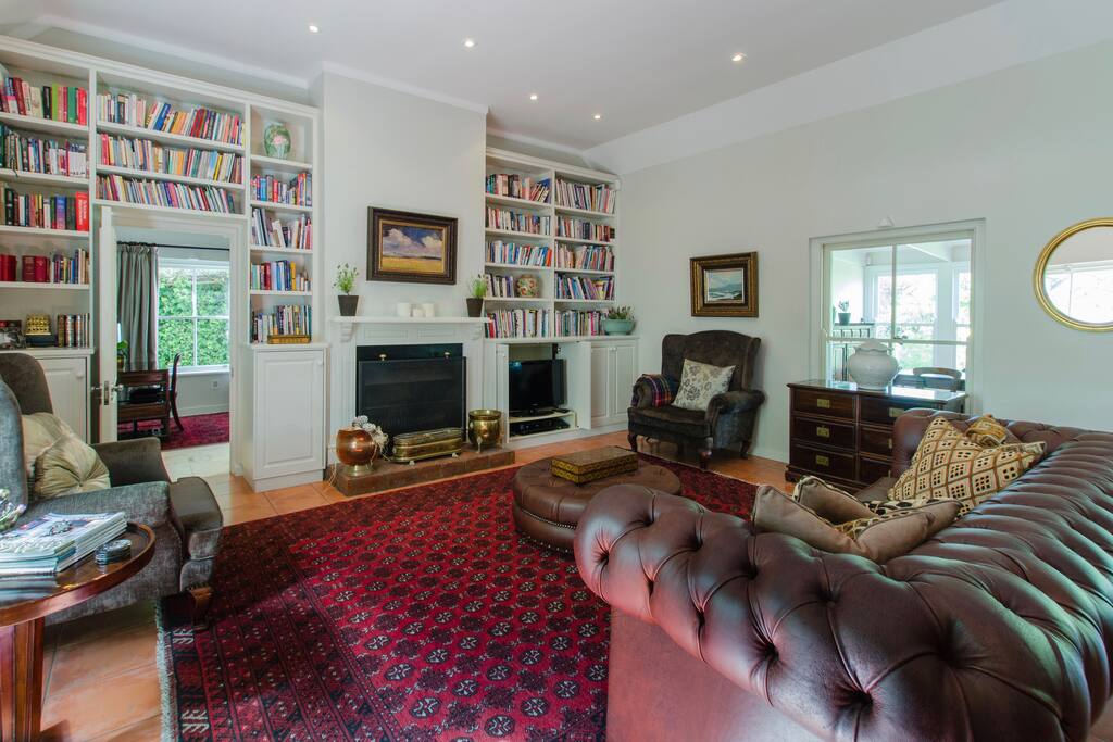 Sitting room with with DSTV, internet radio and compact stereo