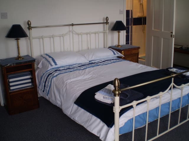 BEDROOM ENSUITE OWN ENTRANCE GREAT VIEWS  TERRACE
