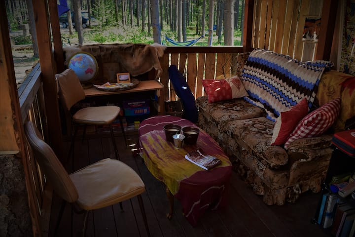 Glacier Glamping Tipi - Montana