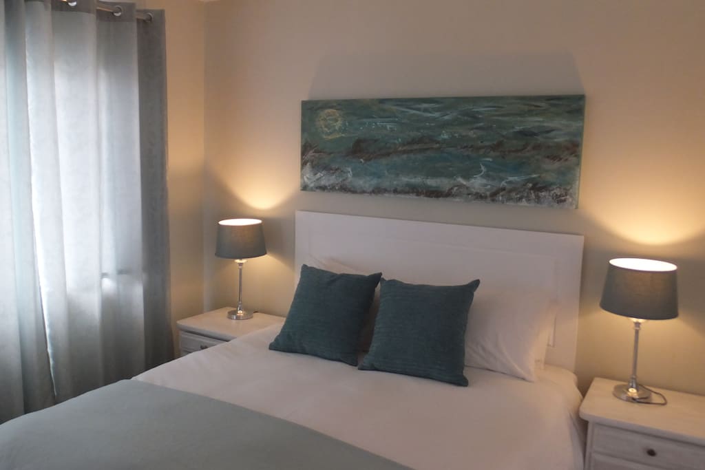 Main Bedroom Queen Size bed and en suite bathroom