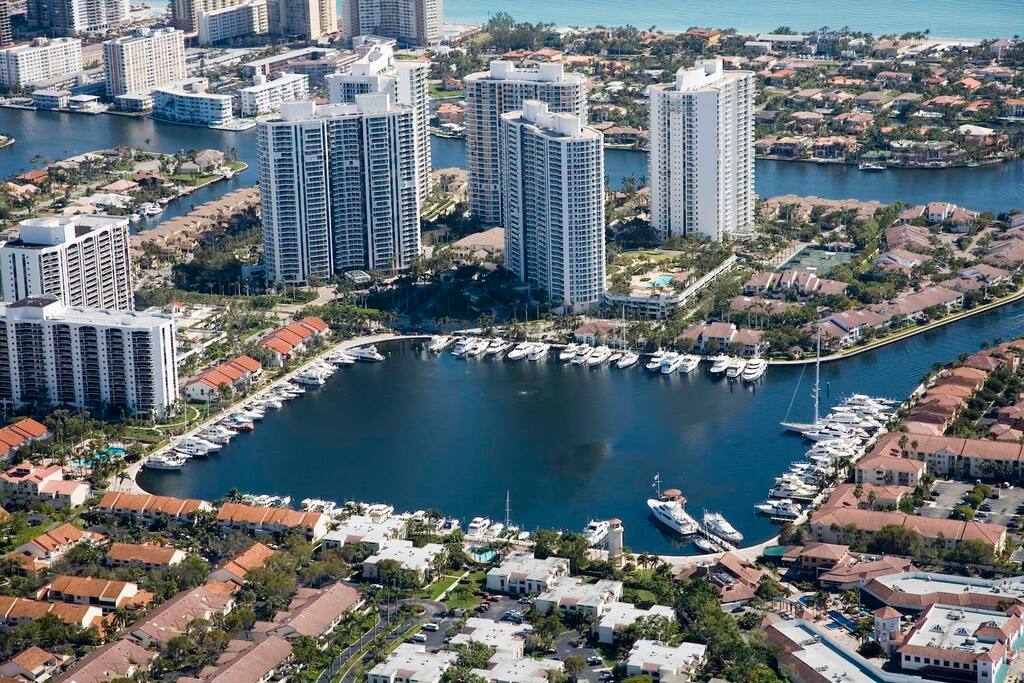 Aventura Miami Skyline Views