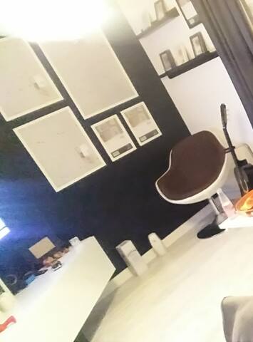 Acıbadem Ünv. Kerem Aydınlar Kampüsüne komşu ev