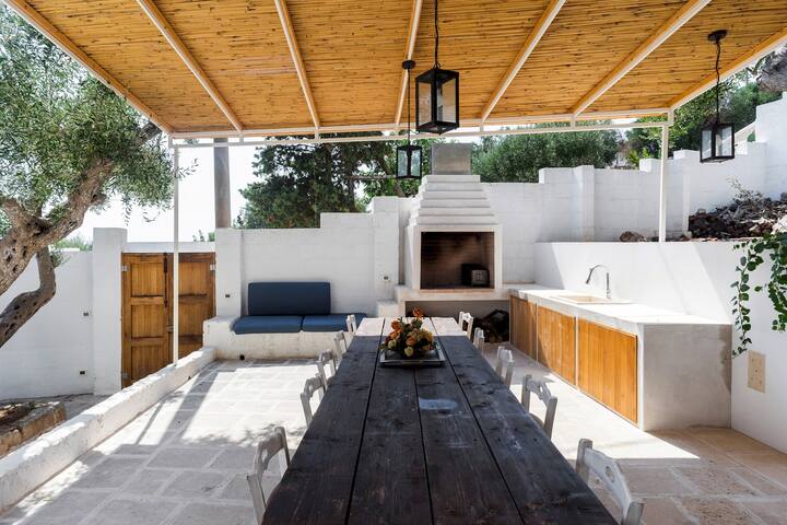 Villa Adria – Pool and Terrace Overlooking the Sea gallery image 5