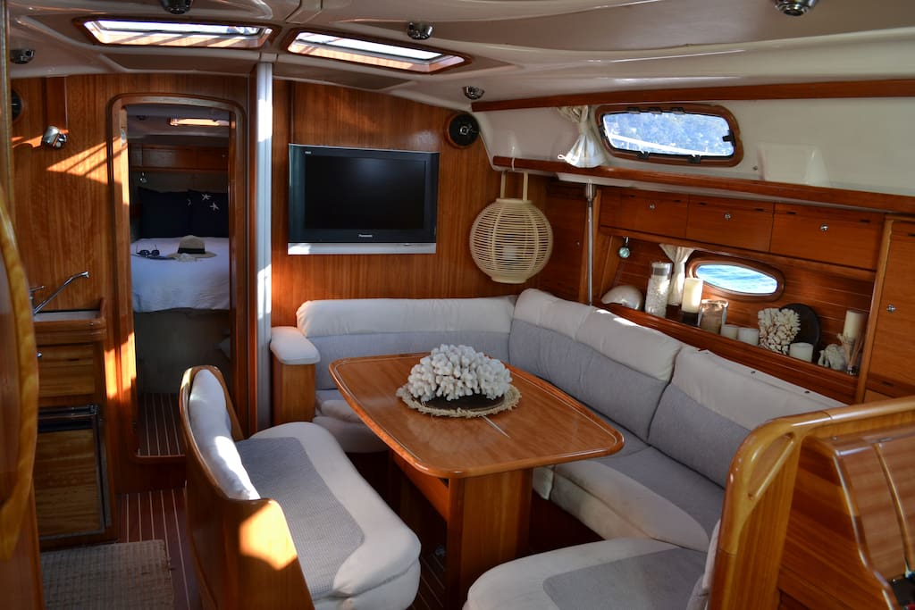 The dinette with satellite tv