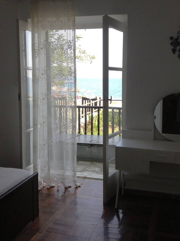 卧室1 ，阳台门