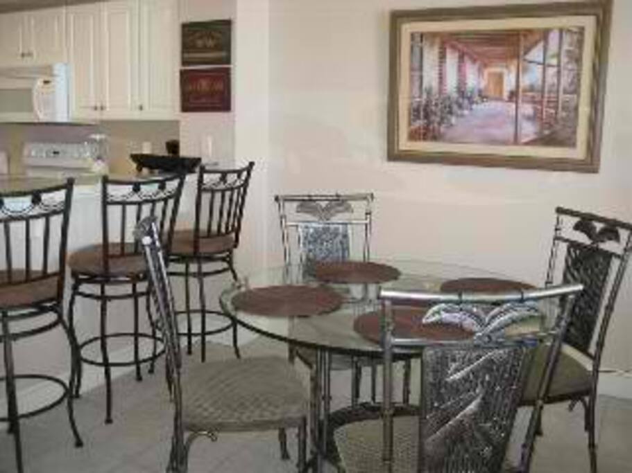 Dining room with breakfast bar