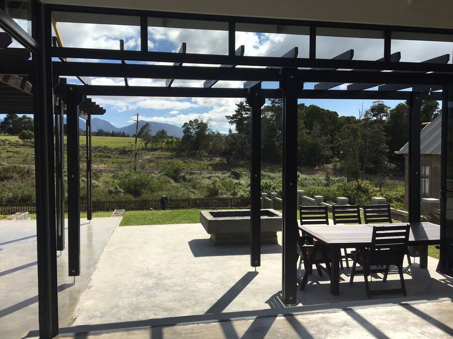 Outdoor fire pit/boma