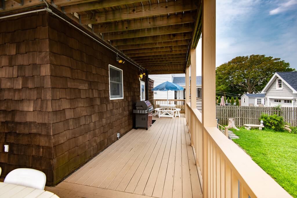 1st floor rear deck