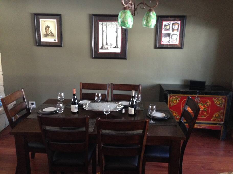 Dinning Room seats 6 comfortably.