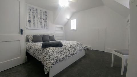 Private Waterfront Guest Suite