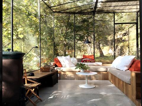 House suspended in nature