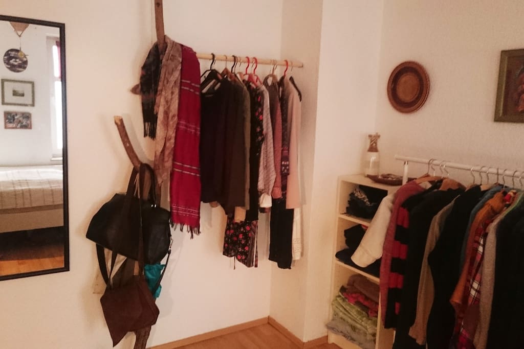 Dein Zimmer/Private Room -Closet