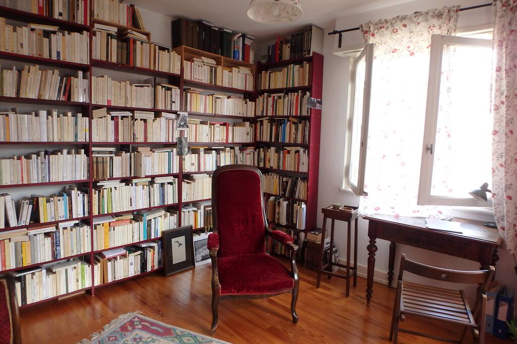Le bureau (couchage d'appoint possible)