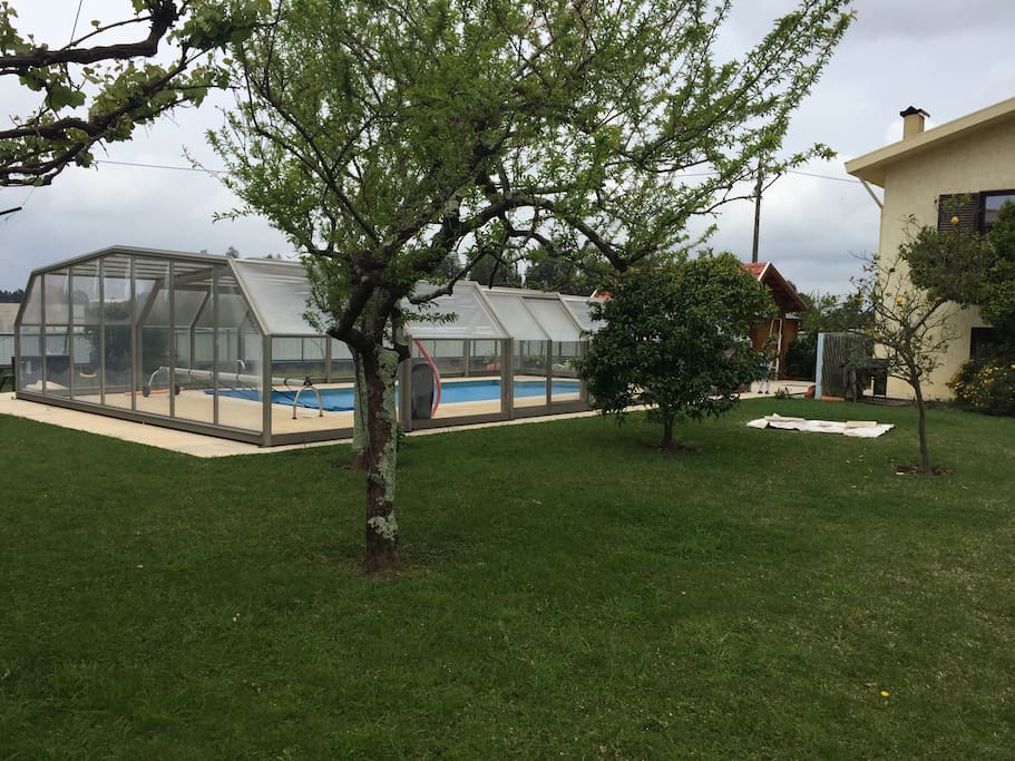 Piscine couverte par mauvais temps