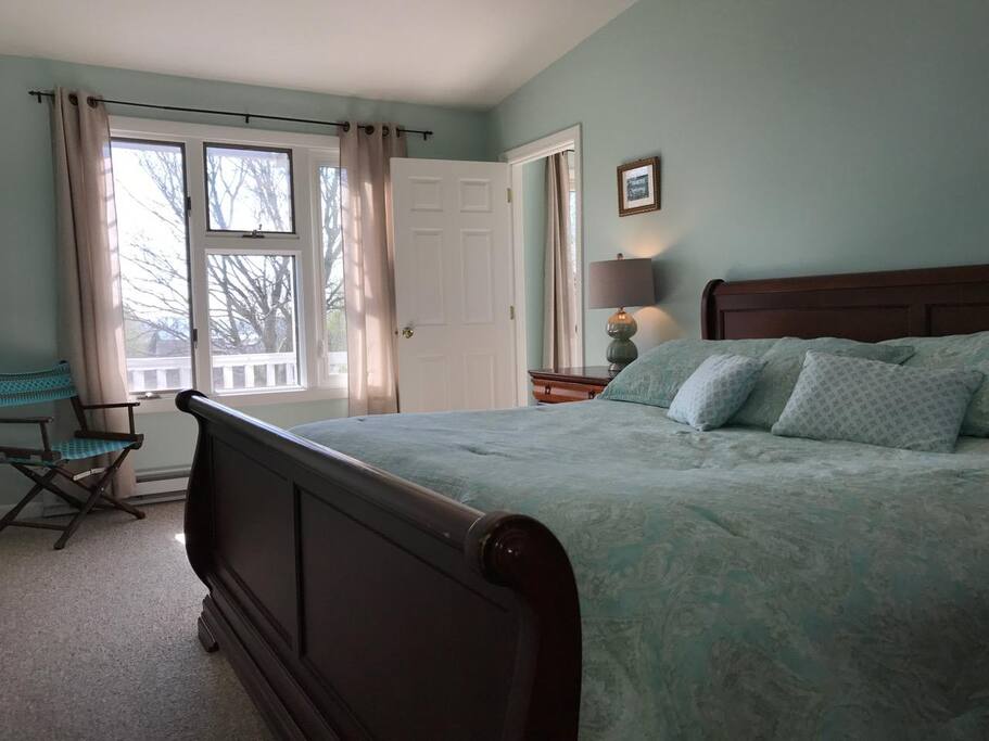 King Bedroom 1