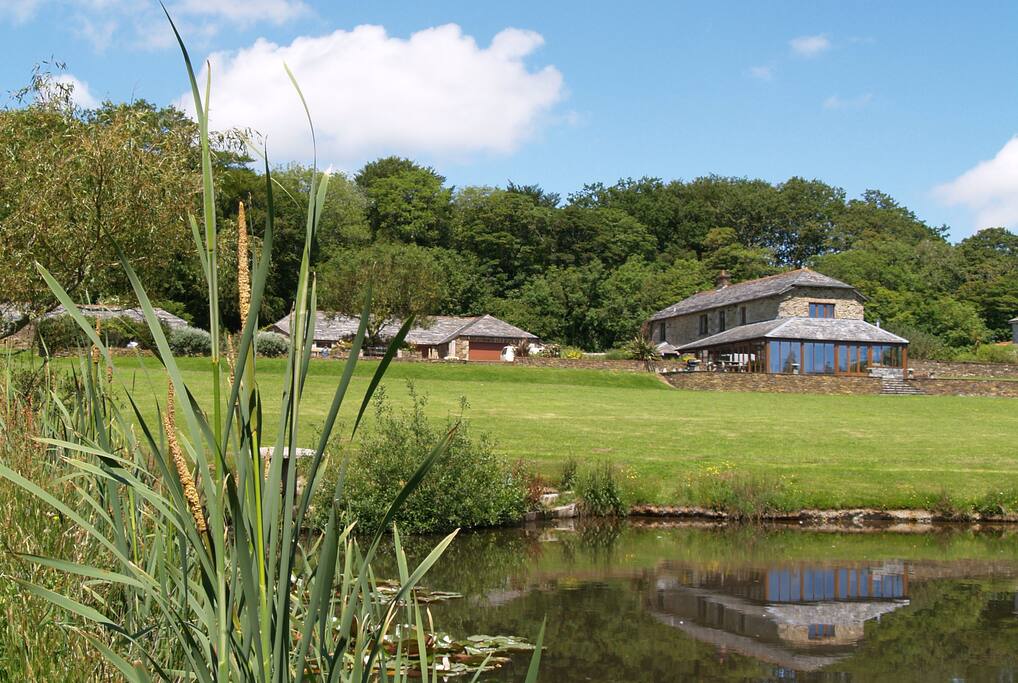 Hendra Barn at Hendra Barns nr Newquay/Truro Houses for Rent in