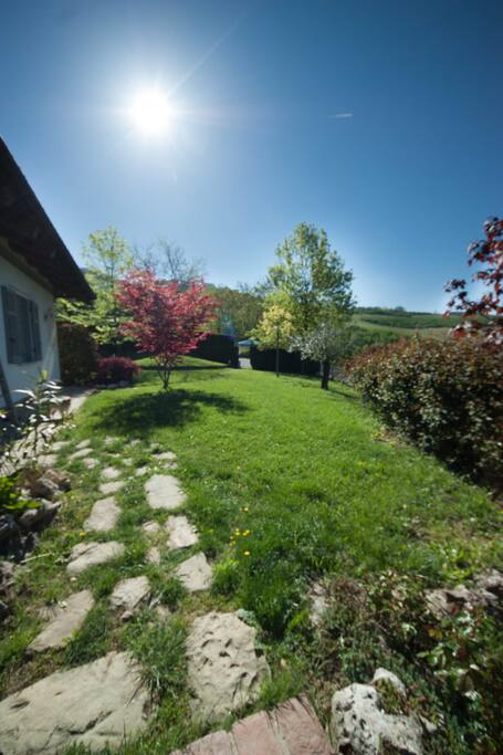 facciata esterna e giardino