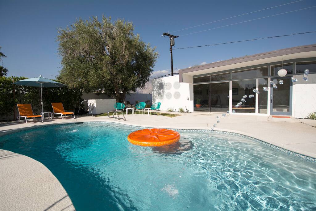 The salt water pool is in the front yard - surprise!