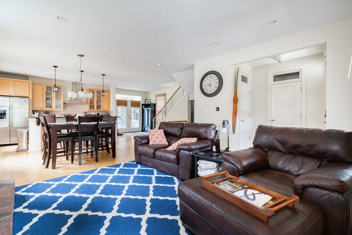 Short North/Central Italian Village Home gallery image 3