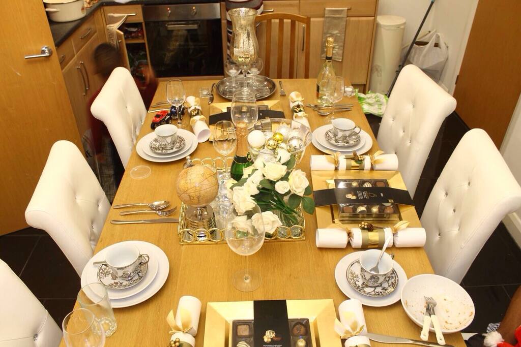 8 Seater Kitchen-Diner set for Guests .
