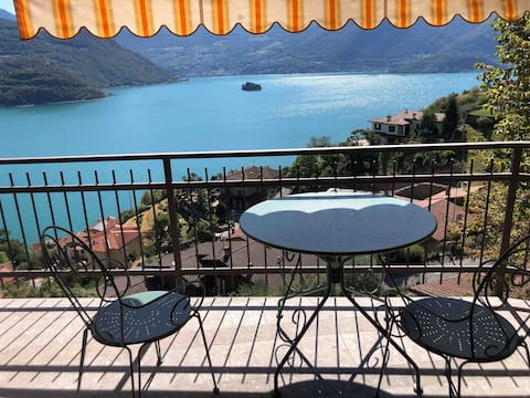 A terrace overlooking the lake...