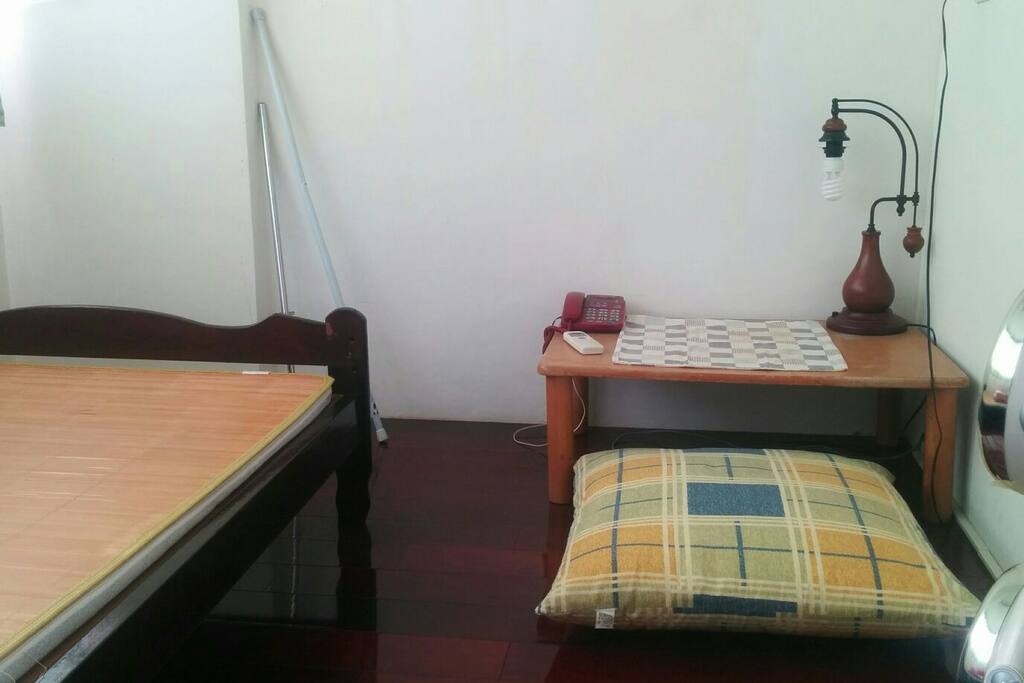 Small table can use notebook and read book