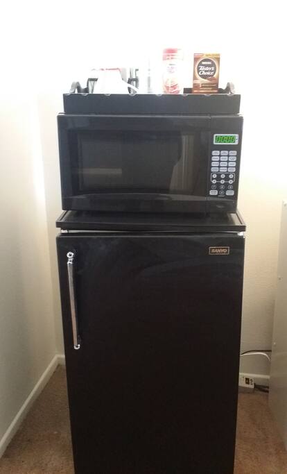 microwave & mini Fridge