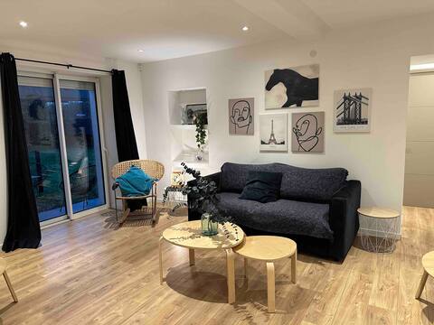 Warm house close to Lyon and airport