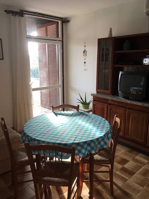 Living/Dining with Balcony Entrance
