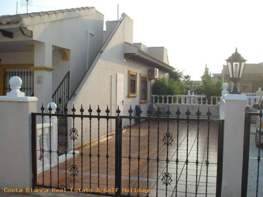 LARGE TERRACE AREA .
