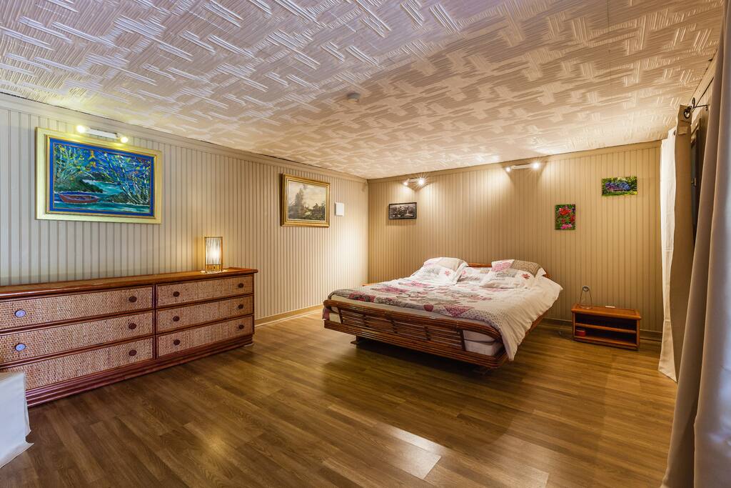 Chambre 2 : 24 m2
lit 160x200 cm