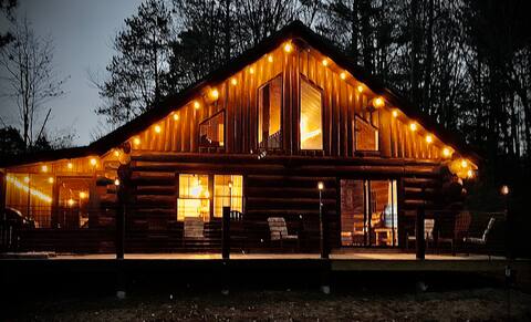 Cozy Lakeside Log Cabin on Sunset Lake
