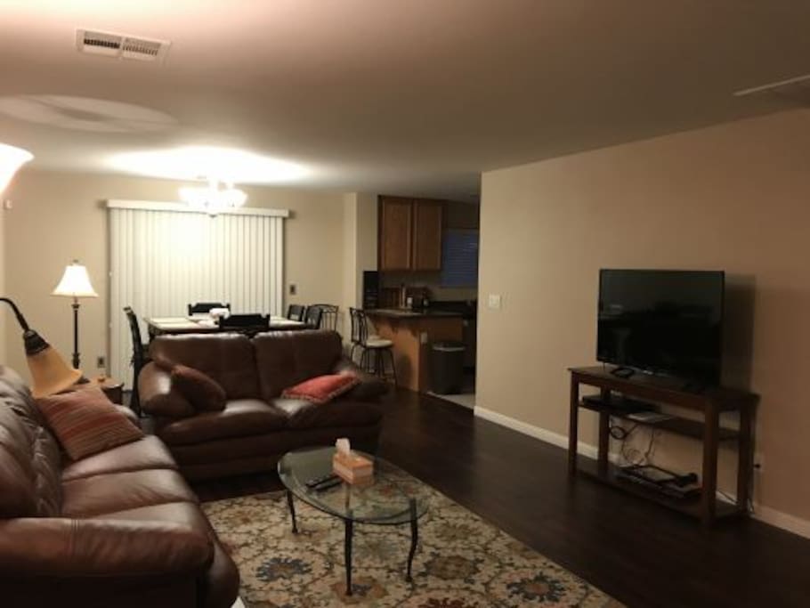 Living Rm / Dining Rm